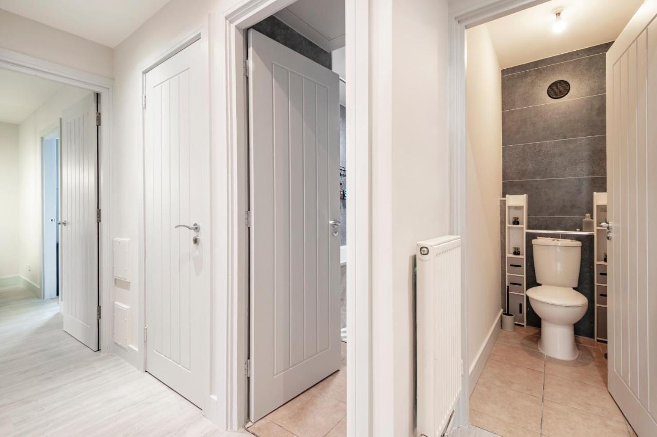 Lovely 4 Bedroom Flat In Wandsworth- Londres Exterior foto