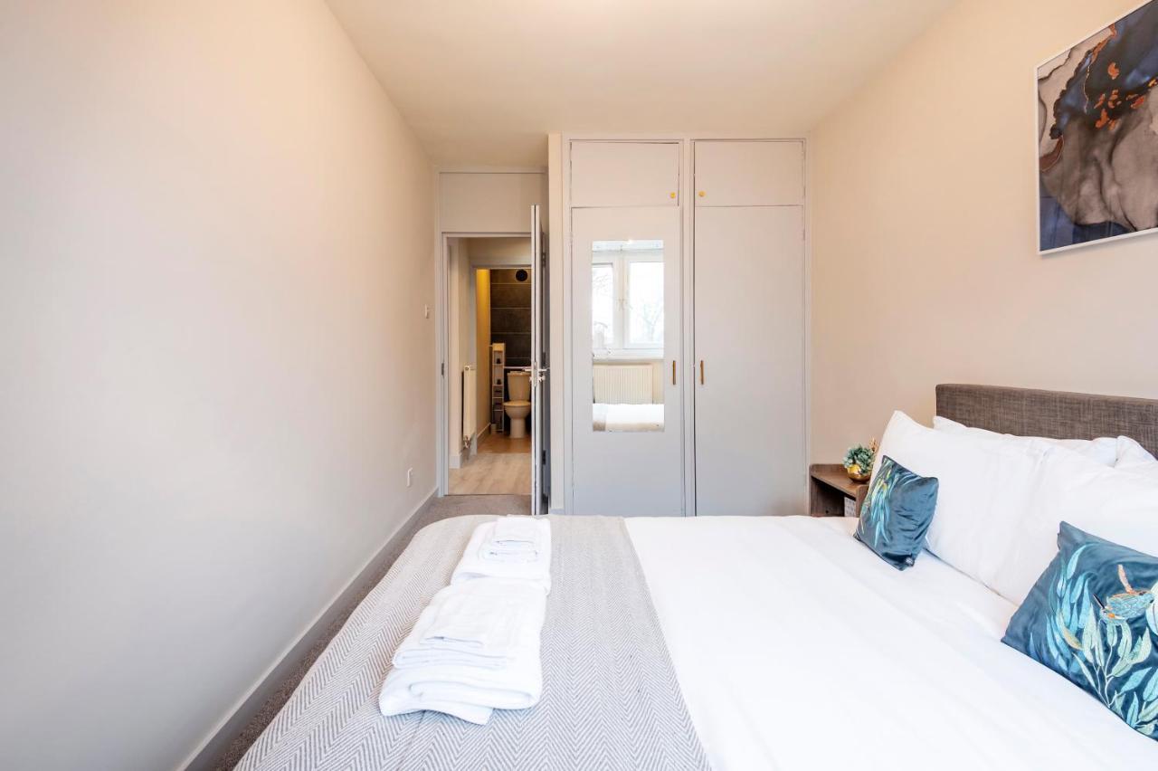 Lovely 4 Bedroom Flat In Wandsworth- Londres Exterior foto